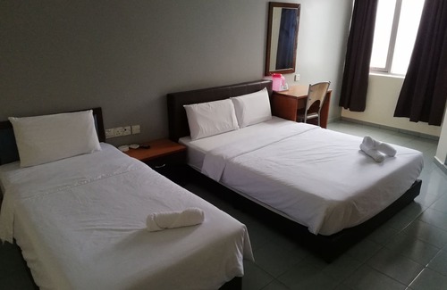 Yong Peng Hotel | Budget-Friendly Lee Hotel with Breakfast & Family Amenities