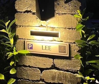 Wremen Apartment | Modern Apartment Near the Beach - Guest Rated 9.4/10