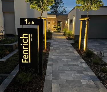 Wremen Apartment | Modern Apartment Near the Beach - Guest Rated 9.4/10