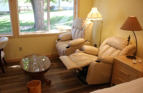 Walker Bed & Breakfast | Guest Rated 10/10: Leech Lake Resort Bed & Breakfast Escape