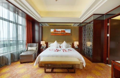 Guangzhou Hotel | Elegant Stay at Leeden Jingxi Hotel with Spa & Restaurant