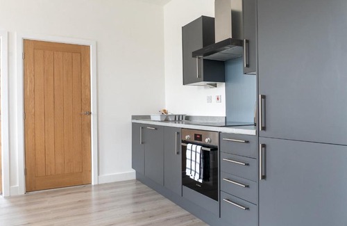 Chapeltown Apartment | Ideal Leeds Apartment: 5 Minutes to City Centre, Rated 10/10