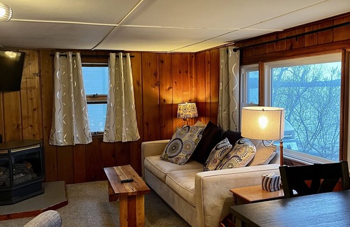 Maple City Cabin | Discover Leelanau County’s Hidden Gem on Little Traverse Lake