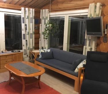 Sonka Ski Chalet | Family-Friendly Retreat at Leenan Tupa - Rated 9/10!