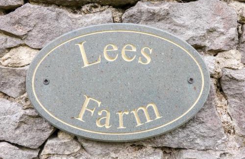 Millers Dale House | Explore Lees Farm: 4-Star Getaway for Families & Pets