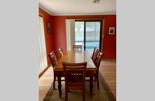Brownlow Ki House | Relax at Leeward: Tranquil Beachfront with Ocean Views