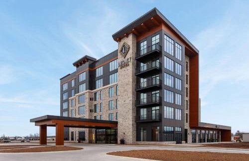 Green Bay Hotel | Top-Rated Legacy Hotel with Spa and Pet-Friendly Amenities