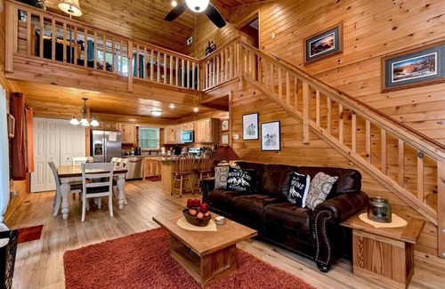 Sautee Nacoochee Cabin | Legacy Lodge Cabin- Near Helen,GA Private Hot Tub,screened deck, Oktoberfest