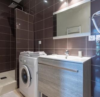 Bourg-en-Bresse Apartment | Discover Legend: Free Parking, Private Terrace & Wifi
