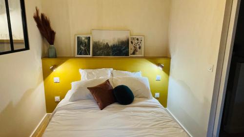 Macon Apartment | Discover Legend Hotel: Central Location with Private Parking