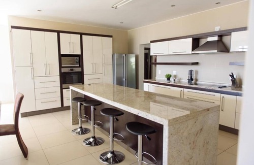 Sterkrivier Cabin | Explore Legend Safari Villas: Family-Friendly Retreat with Pool
