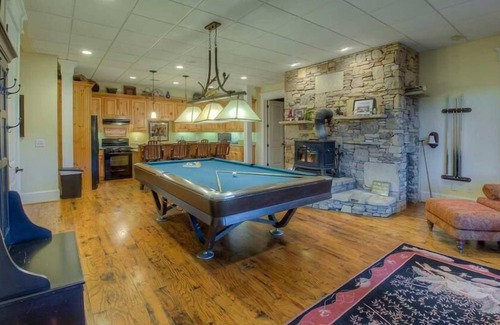 Ellijay Cabin | Explore Legend: 100 Acres of Nature and Relaxation in Georgia