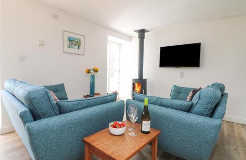 Boscundle House | Elegant Leghorn Hotel: Pet & Child Friendly Retreat