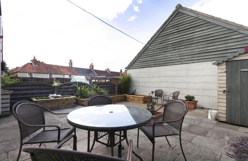 Holt House | Family-Friendly Legion Cottages - Guest Rated 9.2/10