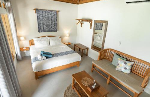 Karimun Jawa Resort | Inviting Legon Waru Cottage with Oceanfront Views