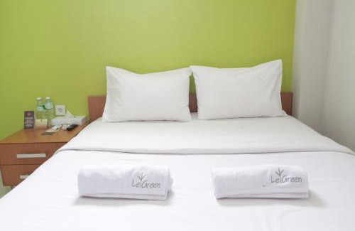 Jakarta House | Cozy LeGreen Suite Tebet with Complimentary Breakfast