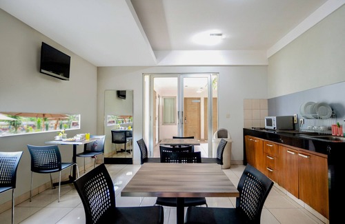 Bendungan Hilir Hotel | Discover LeGreen Suite Tondano: Family-Friendly Retreat