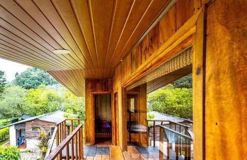 Purace Bed & Breakfast | Discover Leguaro: A Family-Friendly Hummingbird Retreat