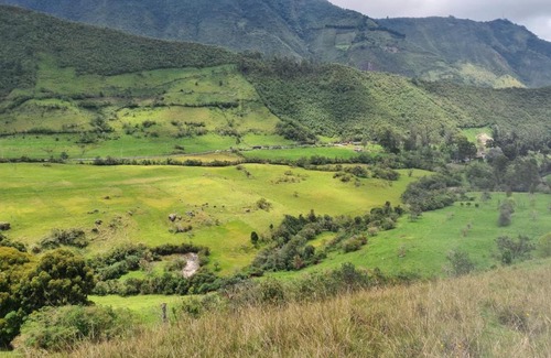 Purace House | Guest Rated 10/10: Leguaro Refugio de Colibríes Retreat