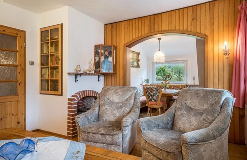 Gutach Apartment | Family-Friendly Stay at Lehmann with Castle Views