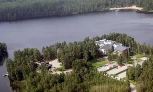 Salo Resort | Lehmirannan Lomakeskus: Oceanfront Getaway with Spa & Pool