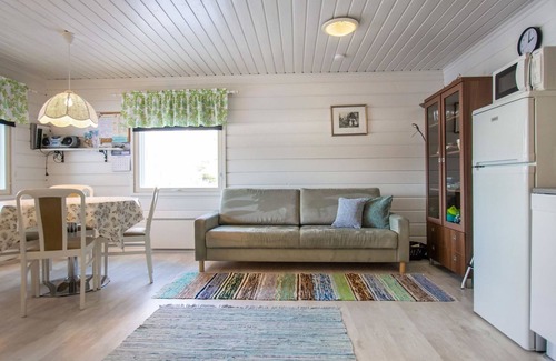 Rautalampi House | Relaxing Retreat at Lehtikuusenranta with Lake Views