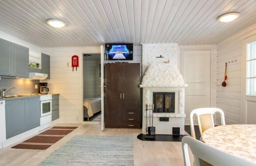 Rautalampi House | Relaxing Retreat at Lehtikuusenranta with Lake Views