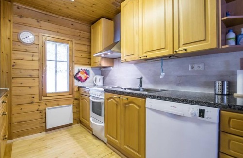 Tormanmaki House | Relaxing Lake View Retreat: Lehtotuvat e by Interhome