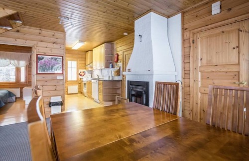 Tormanmaki House | Relaxing Lake View Retreat: Lehtotuvat e by Interhome