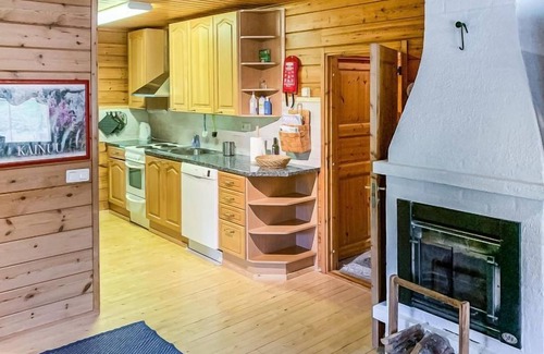 Tormanmaki House | Relaxing Lake View Retreat: Lehtotuvat e by Interhome