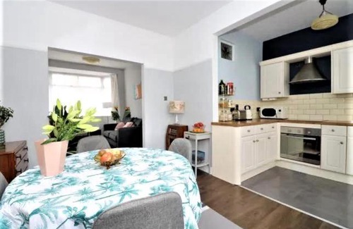 Welford House | Comfortable Leicester Full House Near City Center with Garden