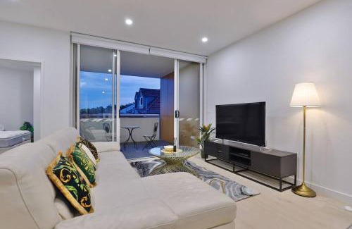 Leichhardt Apartment | Relax at Leichhardt Serene Retreat - Stunning Views & Parking
