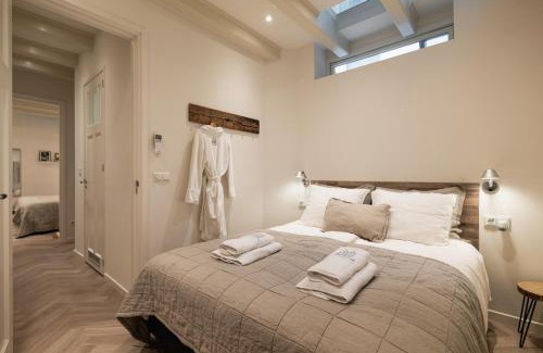 Museum Quarter Bed & Breakfast | Elegant Leidse Square Apartment - Guest Rated 9.9/10