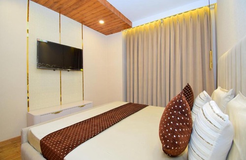 Shimla Apartment | Comfortable Leigh 2BHK Shimla with Rooftop and Wi-Fi