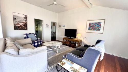 Yamba House | Guest Rated: Leightons Cottage - Family-Friendly Retreat