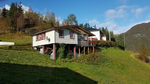 Brekke Apartment | Family-Friendly Retreat at Leilighet 2240 - Rated 8.9/10