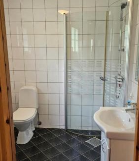 Ullensvang Apartment | Cozy Stay at Leilighet v Hardangerfjorden - Pet and Child Friendly