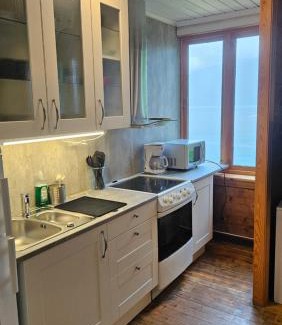 Ullensvang Apartment | Cozy Stay at Leilighet v Hardangerfjorden - Pet and Child Friendly