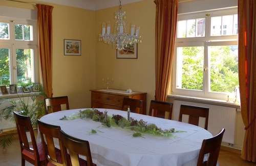 Markkleeberg Villa | Leipzig:beautiful historic villa and garden, 2-10 persons family friendly