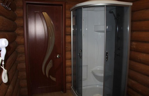 Kasimov Hotel | Cozy Leis Hotel: Pet-Friendly Stay with Pool and Hot Tub