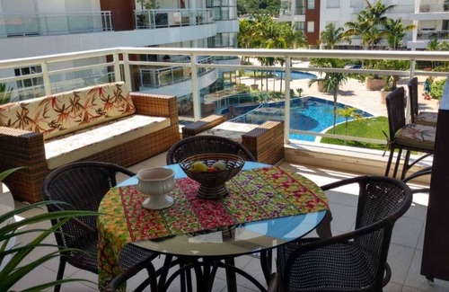 Ponta das Canas Apartment | Relaxation and Family Fun at Waterfall Retreat – 10/10 Rating