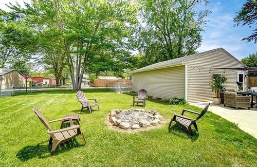 Lakeview House | Relaxing Retreat at Leisure by the Lake – Rated 10/10
