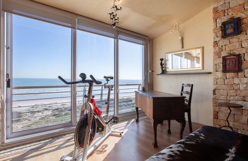 Lagoon Beach Apartment | Relaxing Ocean View Retreat at Leisure Bay 306
