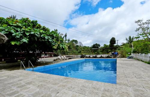 Mudigere House | Relaxing Leisure Homestay with Pool and Dining Options