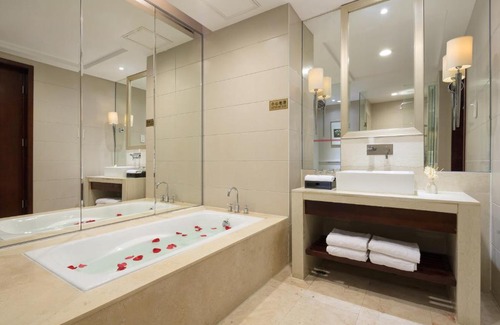 Dongguan City Center Hotel | Comfortable Leisure Hotel with Breakfast & Family-Friendly Amenities