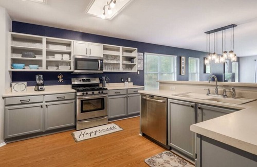 Leander House | Family-Friendly Leander Home with Kitchen and Breakfast