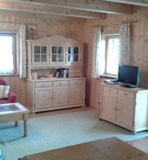 Liebenfels House | Exceptional Stay at Leitenschneider Hütte with Breakfast