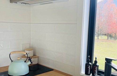 East Warburton House | Leith Hill Tiny House Mountain Views