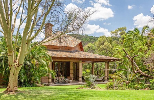 Bela-Bela Cabin | Discover Lejwe La Metsi Private Reserve with Ocean Views
