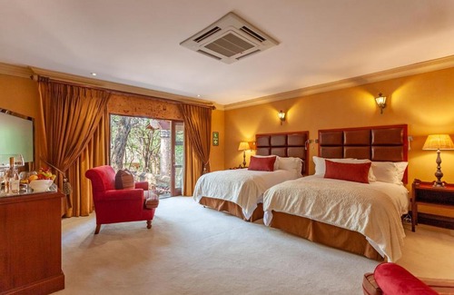 Bela-Bela Cabin | Discover Lejwe La Metsi Private Reserve with Ocean Views